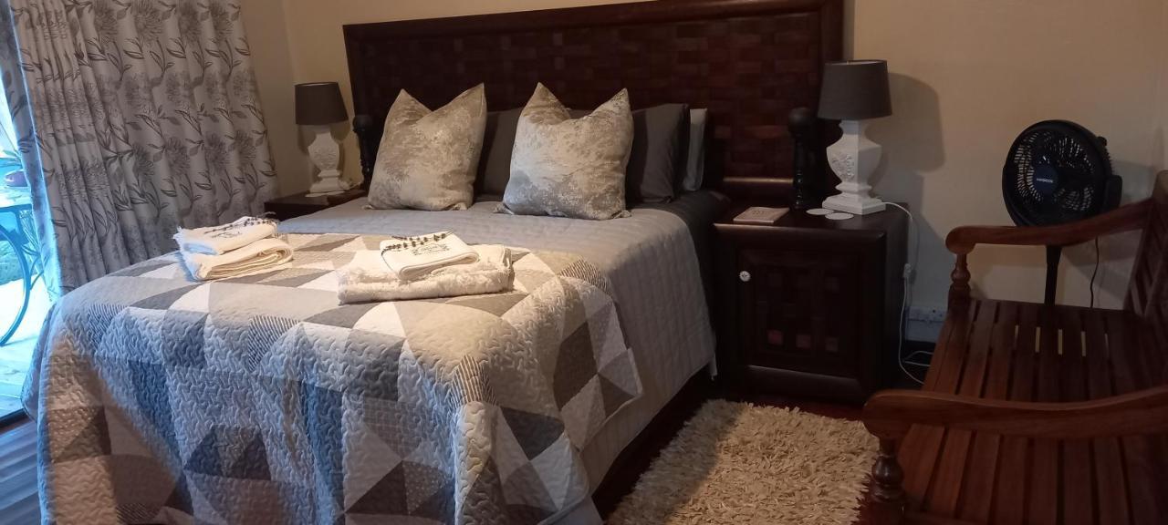 Mitat Guesthouse Beaufort West Exterior photo