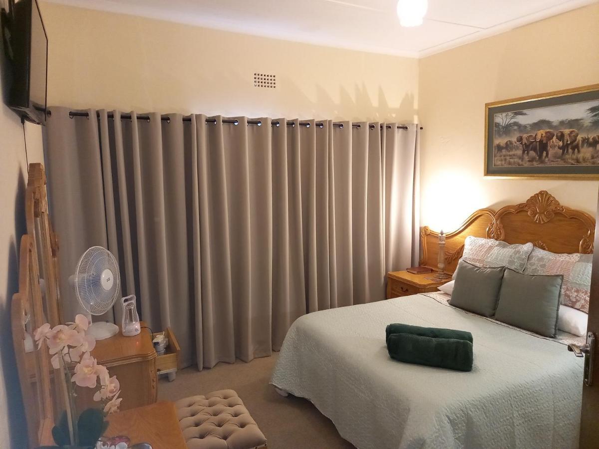 Mitat Guesthouse Beaufort West Exterior photo